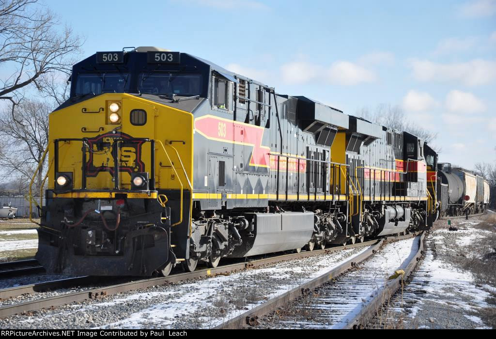 Westbound manifest (BICB) enters the siding